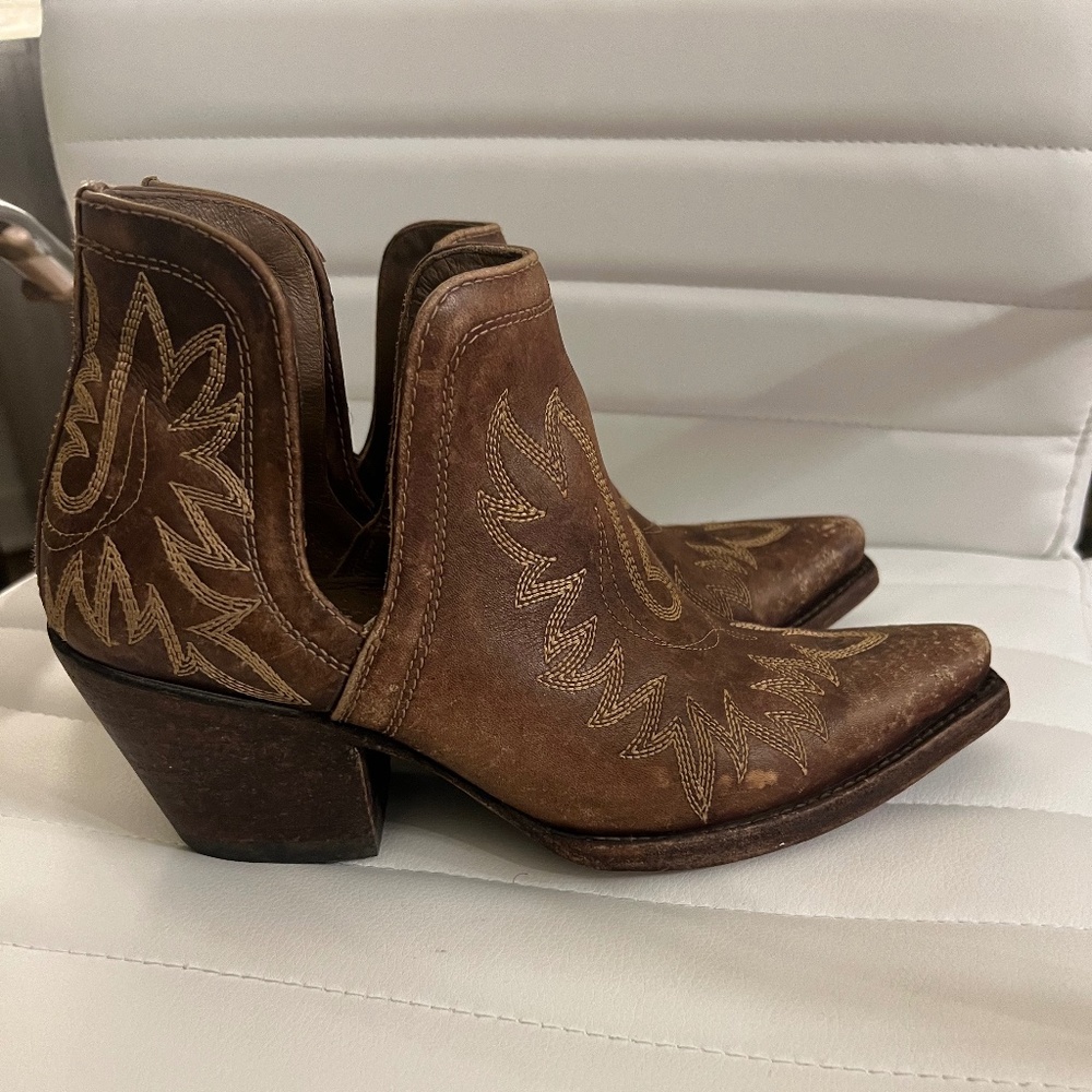 Ariat Dixon Western Ankle Boot size 8.5